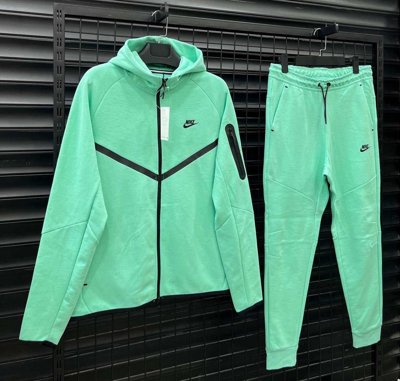 Nike Tech Fleece