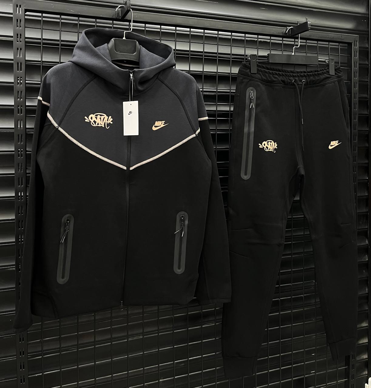 Nike Tech Fleece