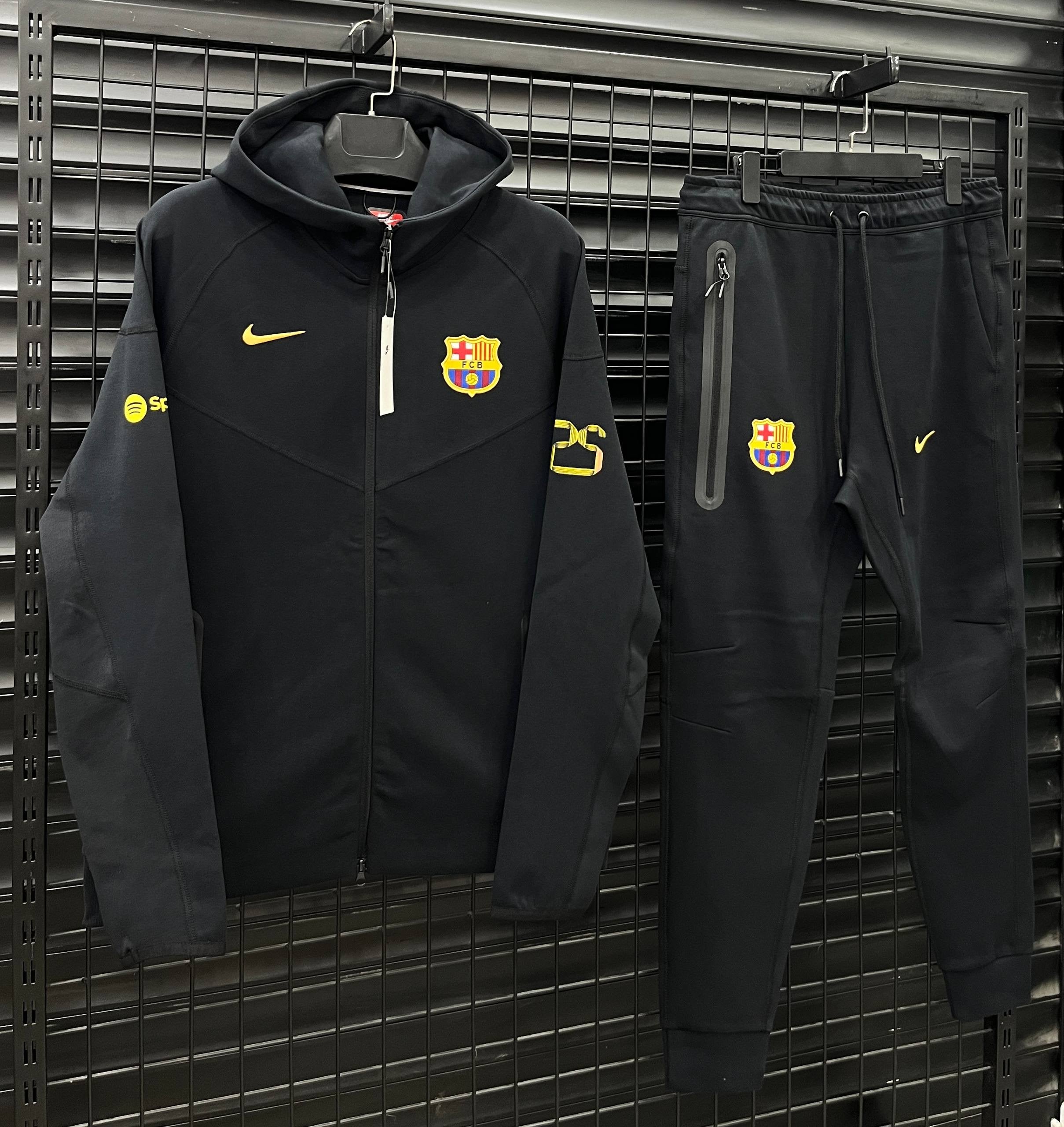 Nike Tech Fleece Barcelona – BalkanTrendShop