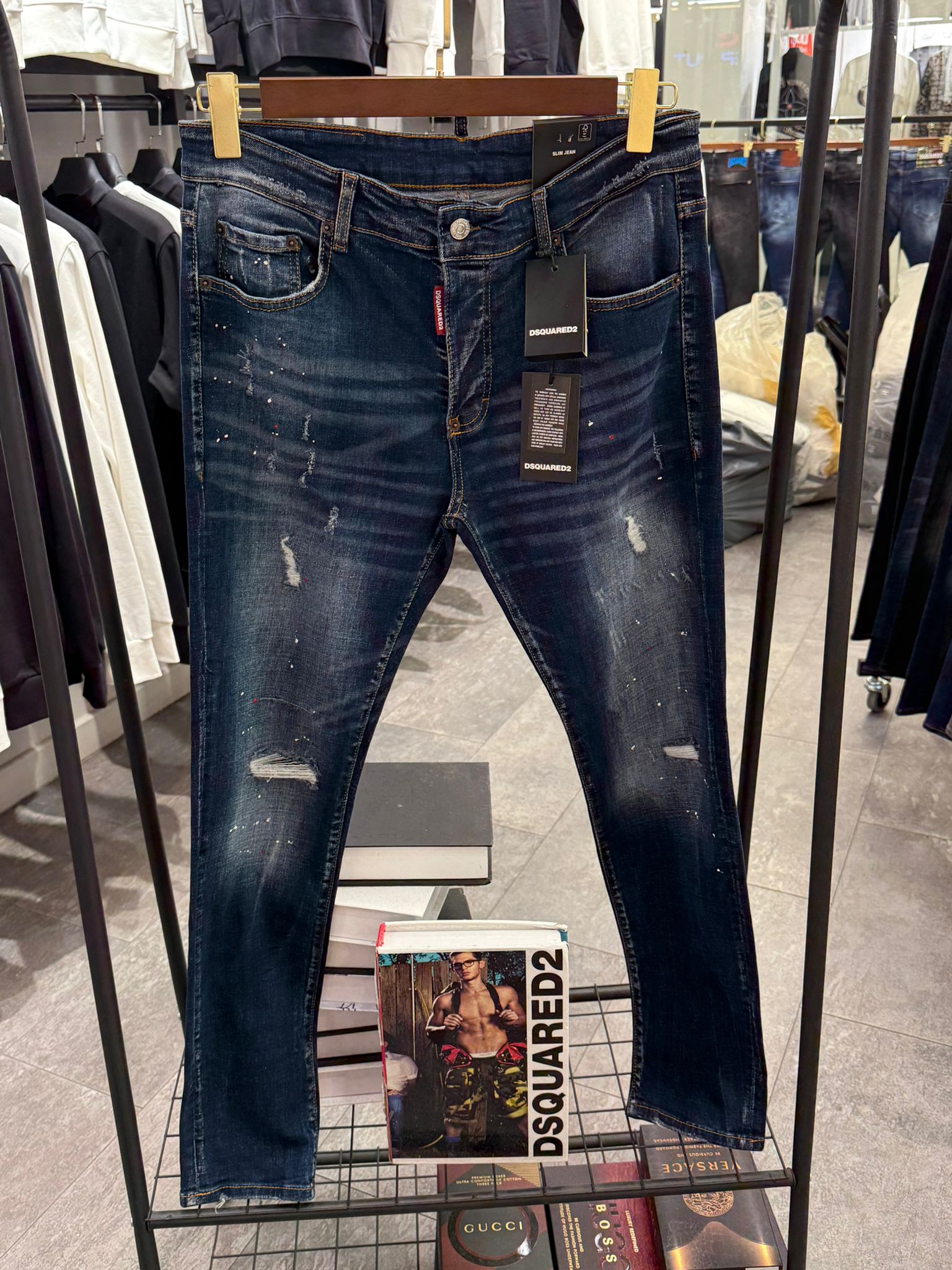 Dsquared2 745