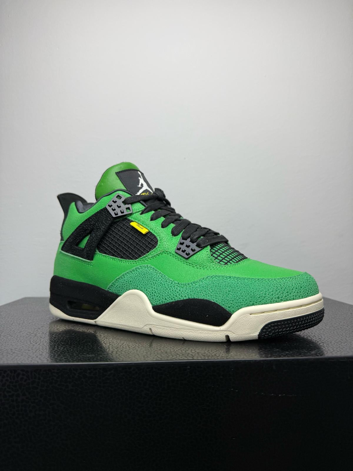 Air Jordan 4 "Retro Manila"