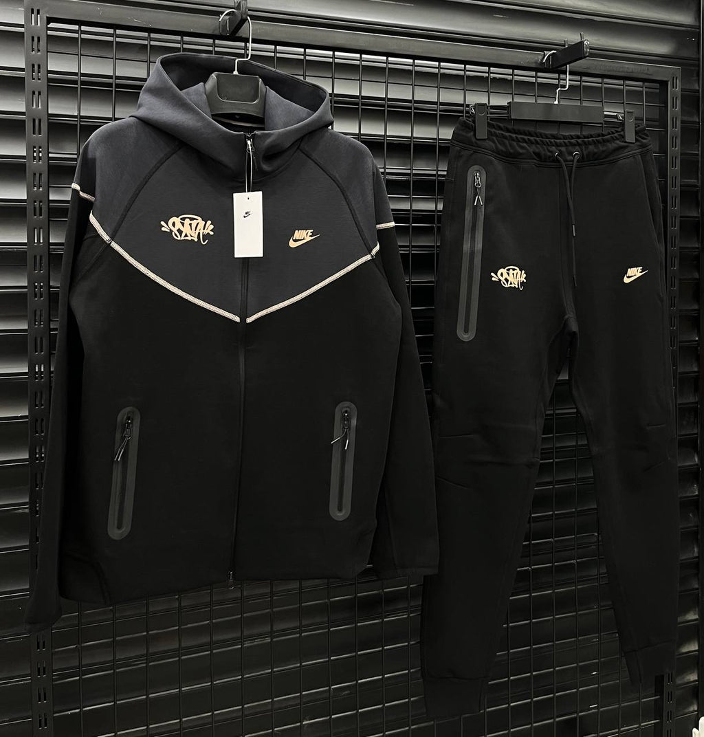 Nike Tech Fleece Syna