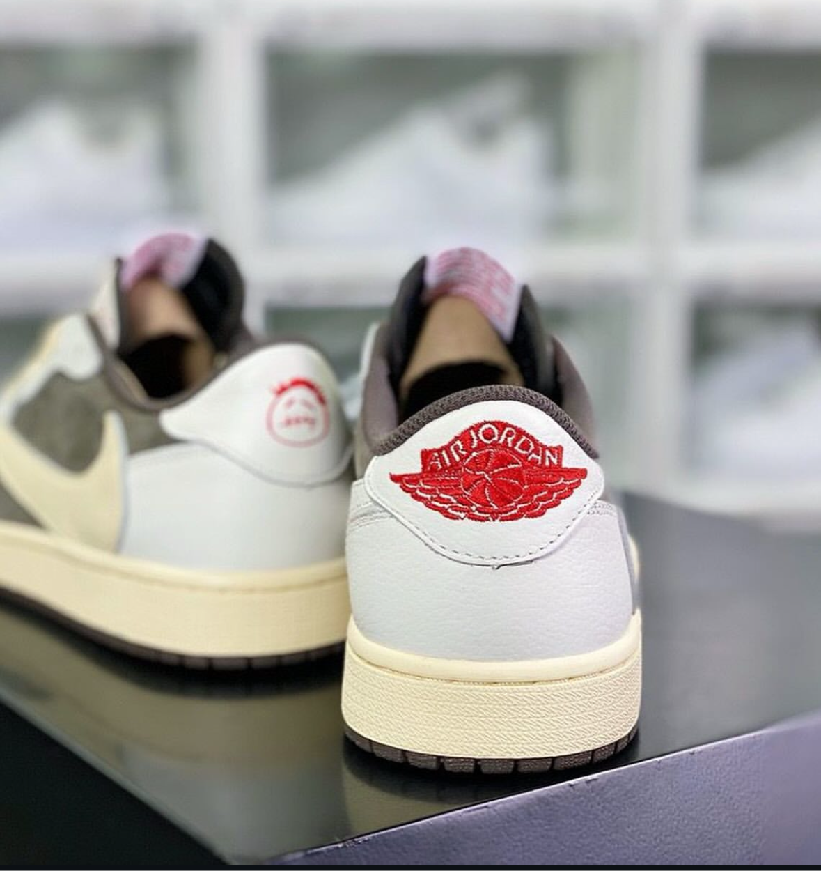 Jordan x Travis Scott light mocha