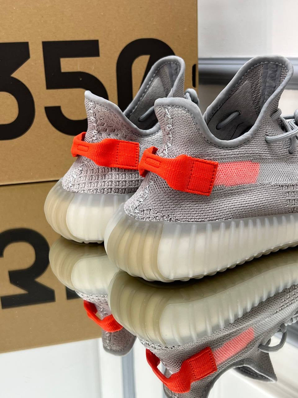 Yeezy boost 350 V2 “Tail Light”