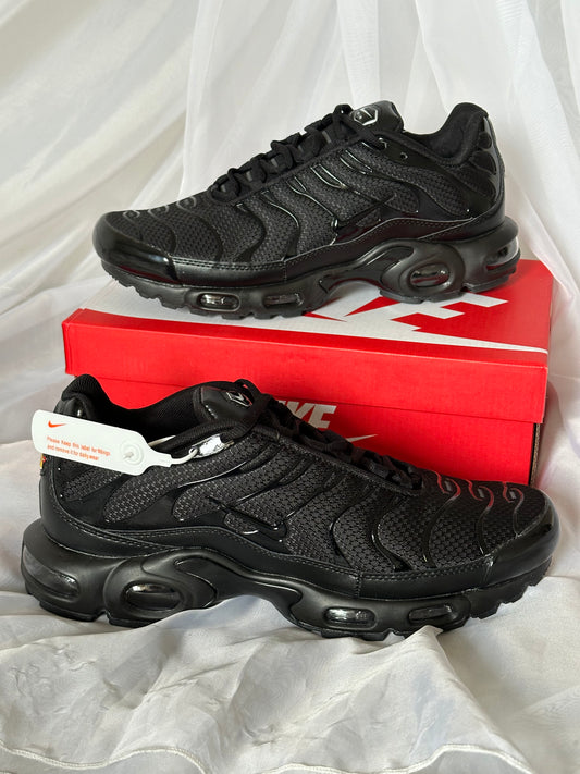 Nike Air Max Plus Triple Black