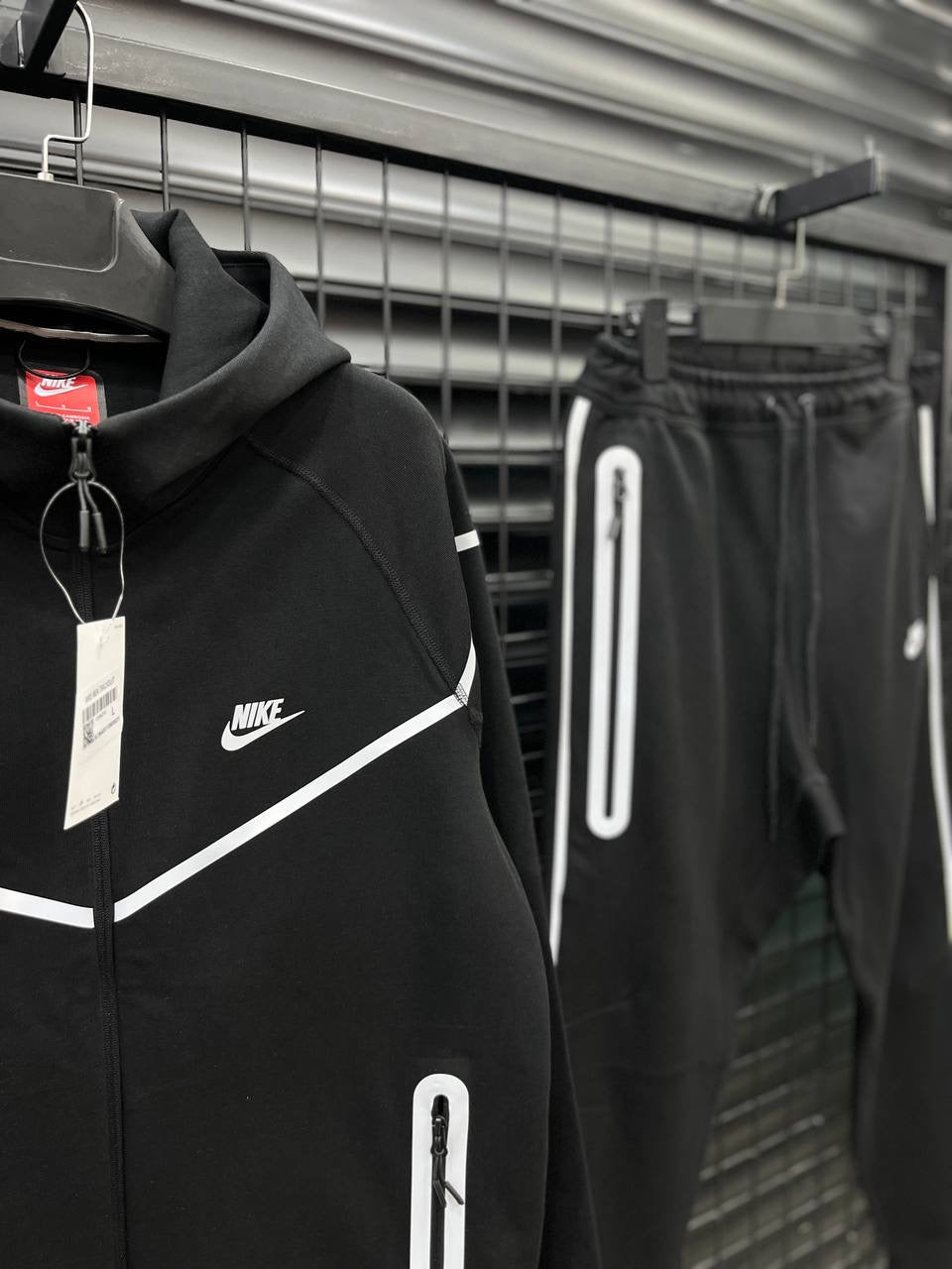 Nike Tech Fleece "reflective"