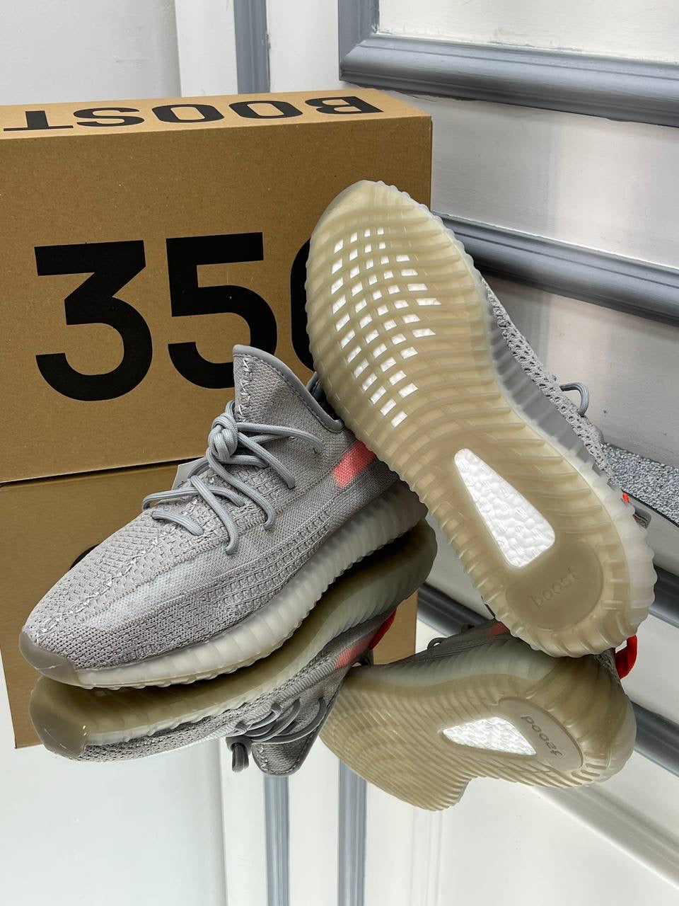 Yeezy boost 350 V2 “Tail Light”