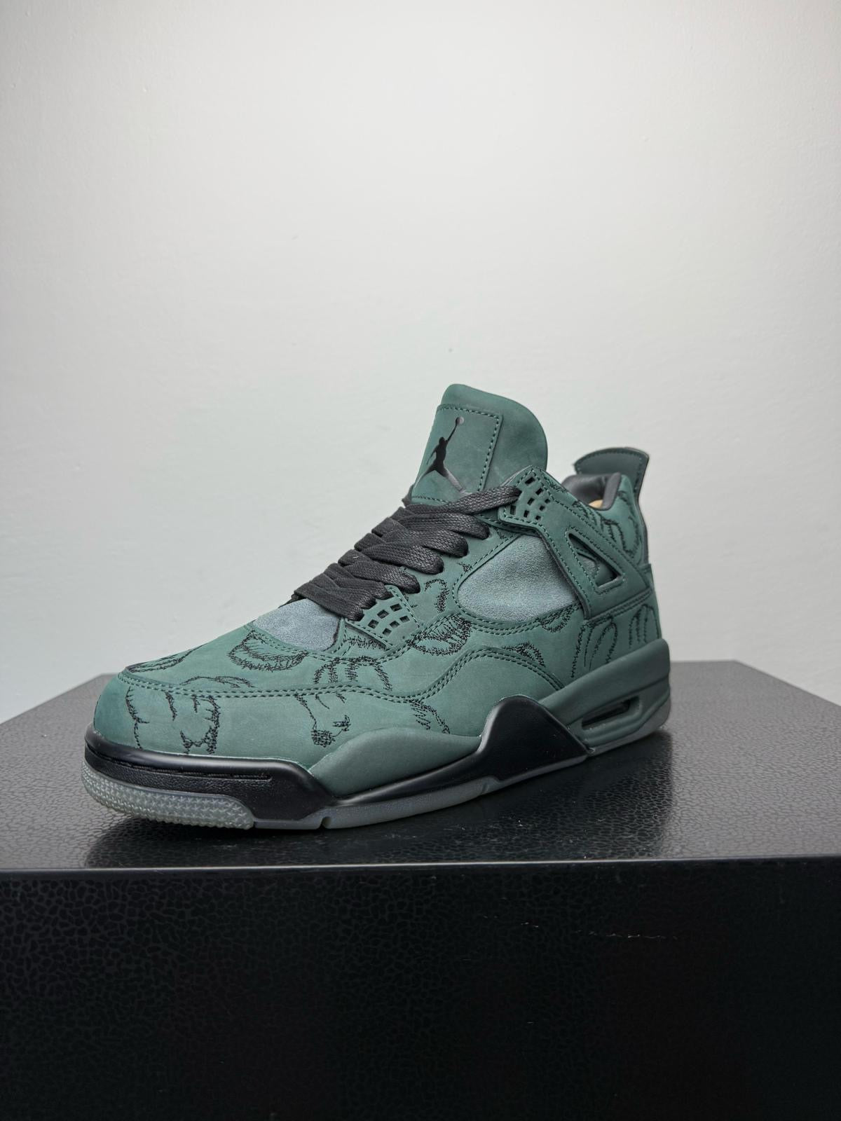 Air Jordan 4 "Kaws"