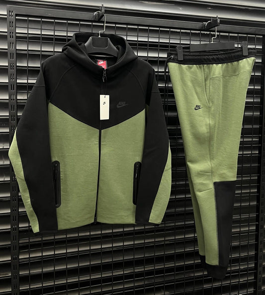 Nike tech fleece