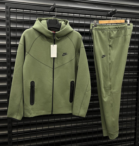 Nike tech fleece