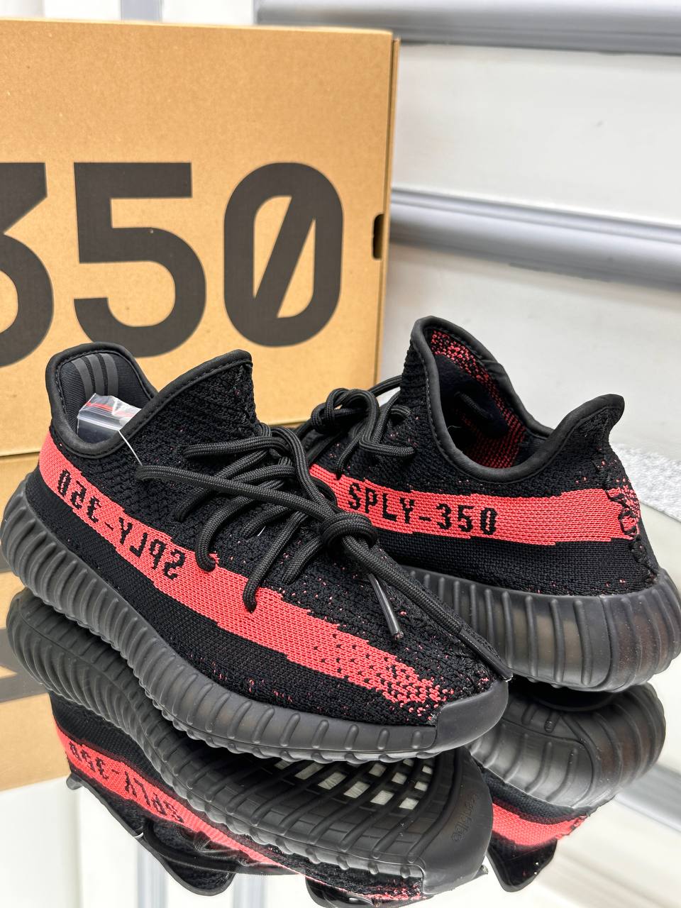 Yeezy boost 350 V2 "Cored Red Black"