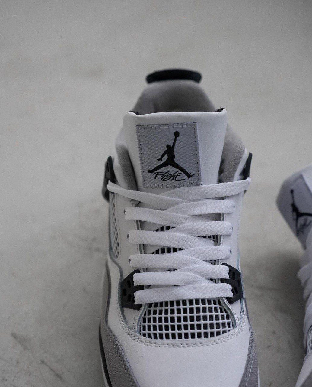 Air Jordan 4