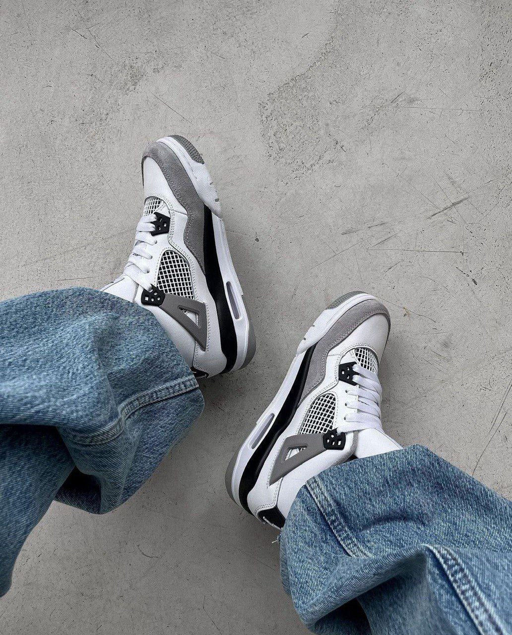 Air Jordan 4 Retro