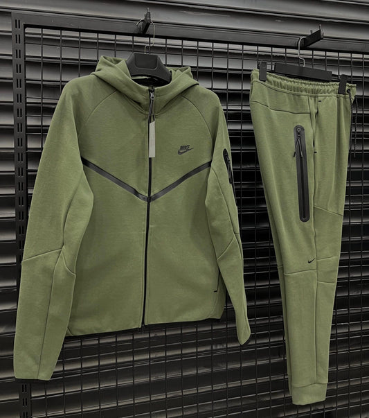 Nike Tech Fleece