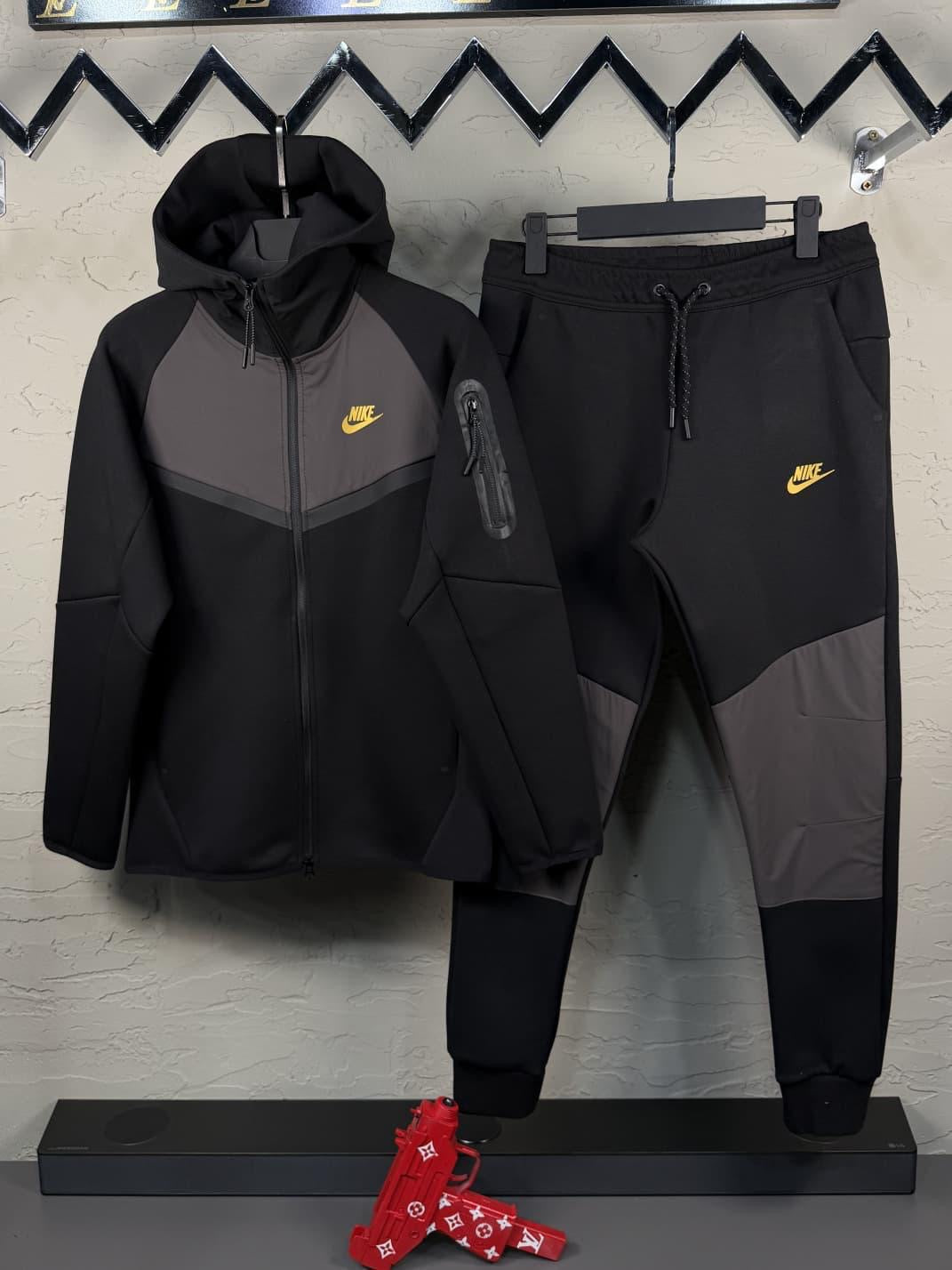 Nike Tech Fleece ‘