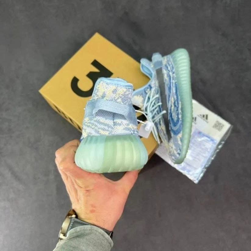 Yeezy Boost 350 “Frost blue”