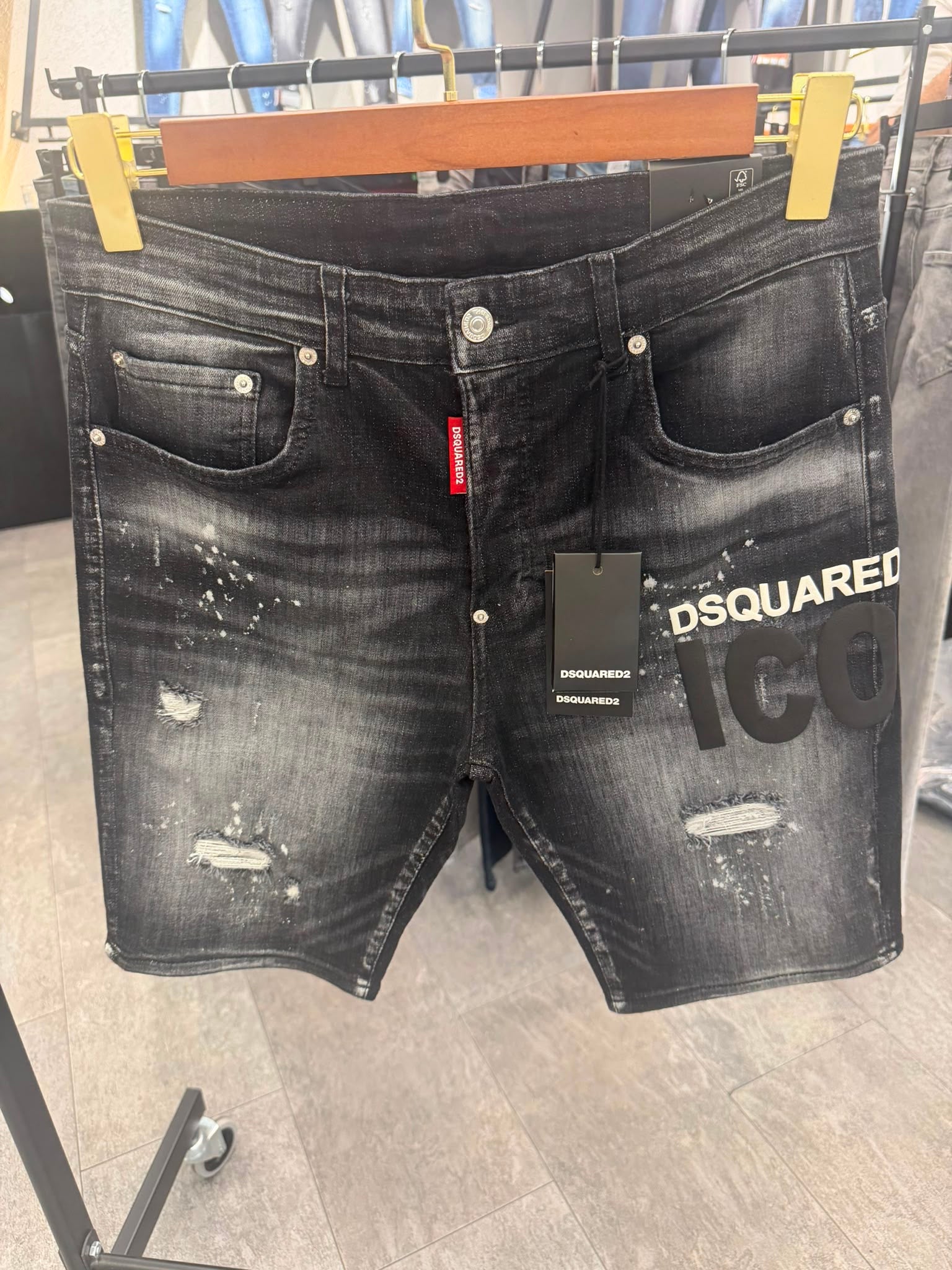 Dsquared2