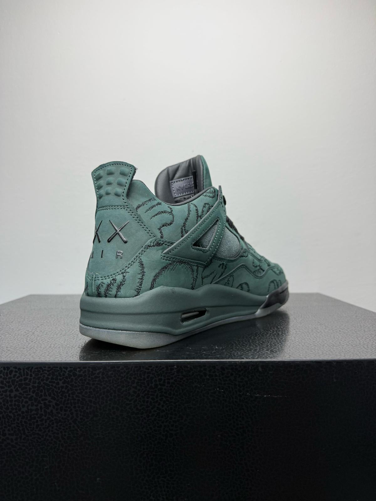 Air Jordan 4 "Kaws"
