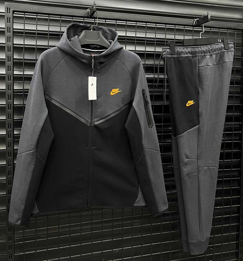 Nike Tech Fleece
