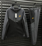 Nike Tech Fleece