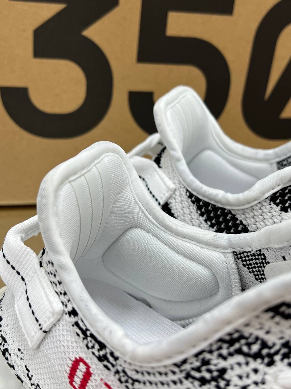 Yeezy boost 350 "Zebra"