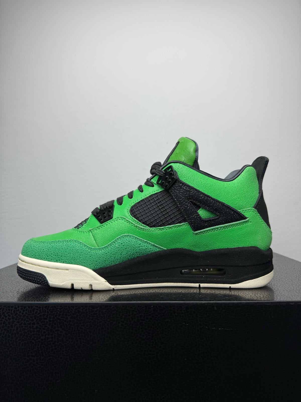 Air Jordan 4 "Retro Manila"