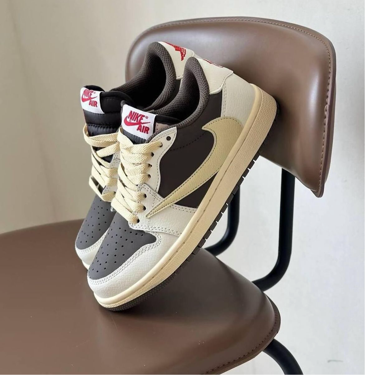 Jordan x Travis Scott light mocha