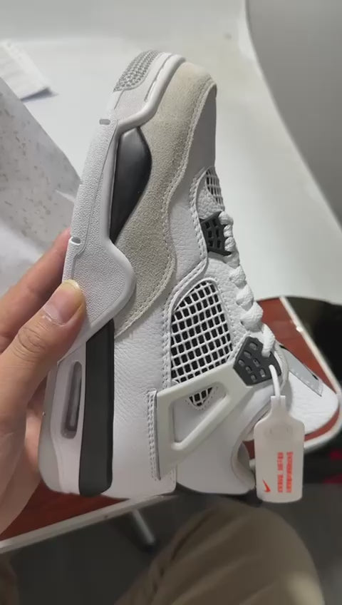 Air Jordan 4